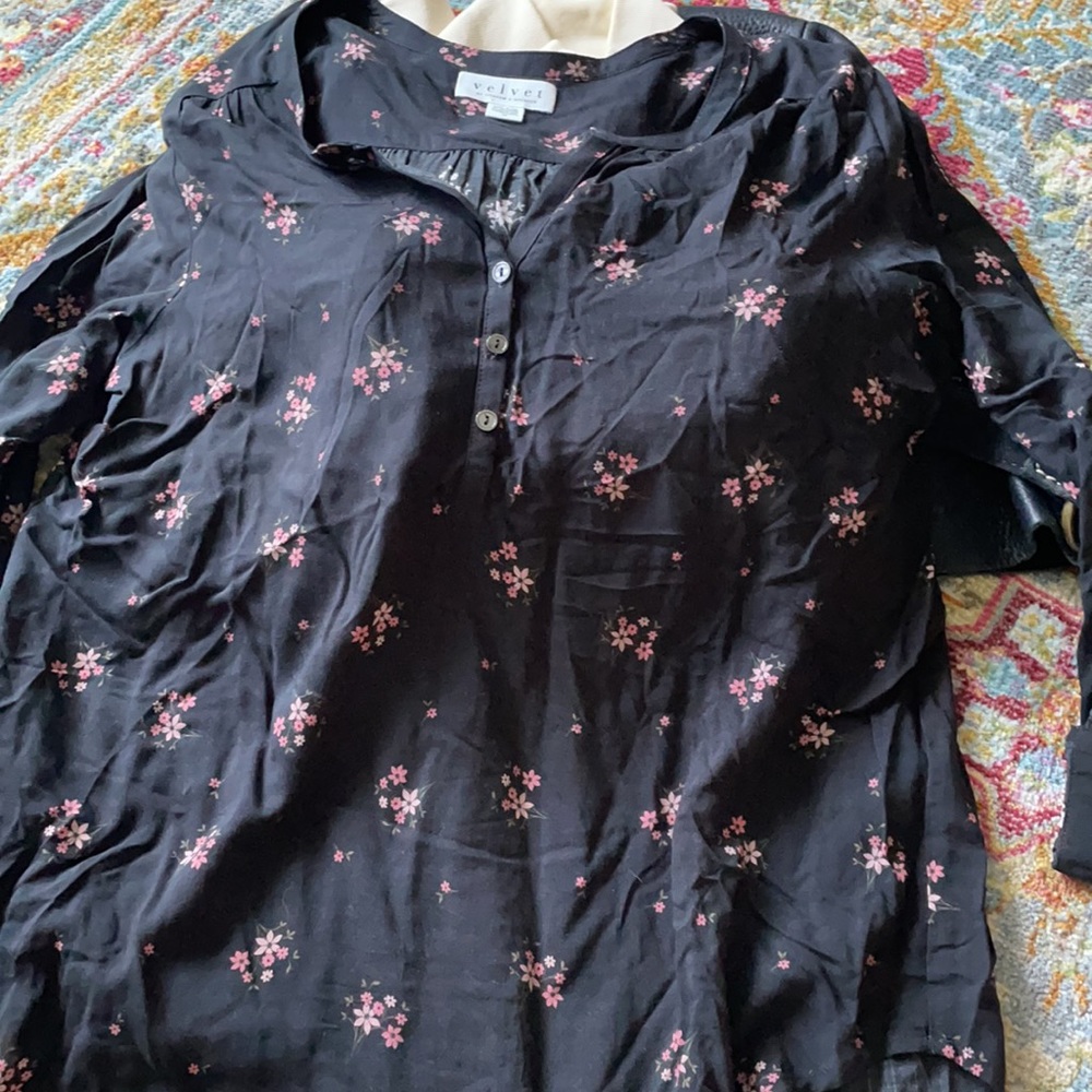 Velvet by graham and Spencer top
